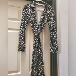 DIANE VON FURSTENBERG SILK DRESS NWOT SZ 4